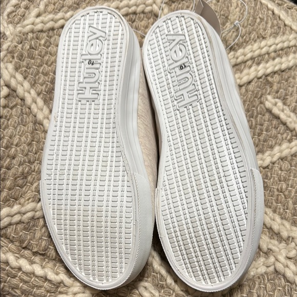 Hurley Cream Quilted Comfort Slip on - Picture 3 of 3